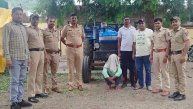 Photo of वाळू तस्करांनी पळवून नेलेला ट्रॅक्टर माहूर पोलीसांनी केला जप्त…एकास अटक..!